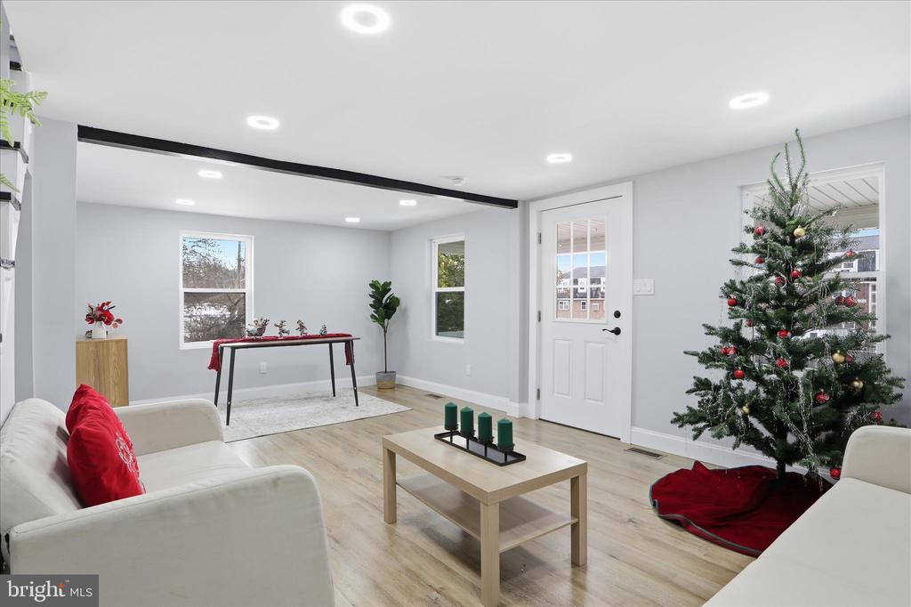 32 SULLIVAN AVENUE