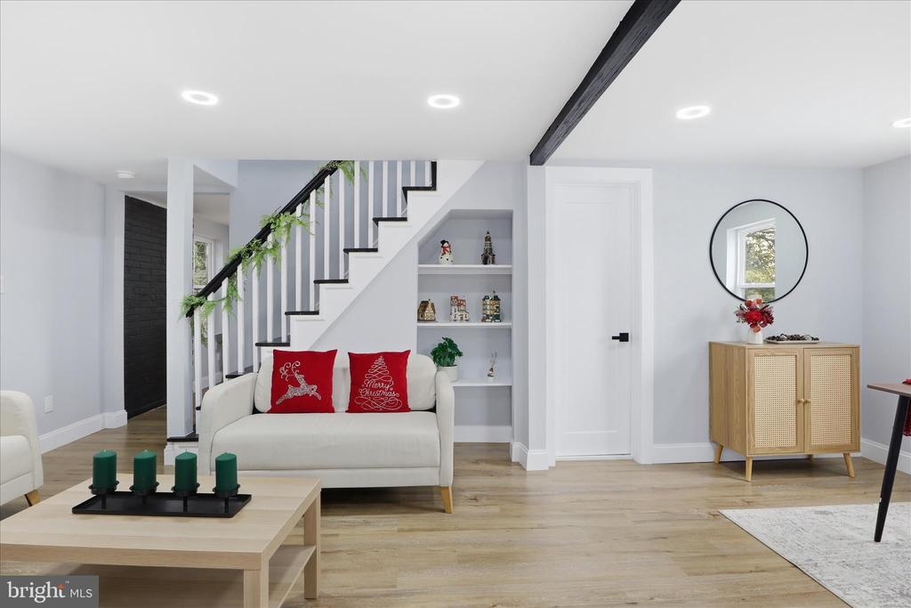 32 SULLIVAN AVENUE
