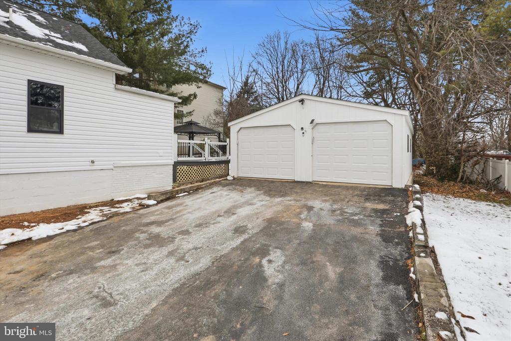 32 SULLIVAN AVENUE