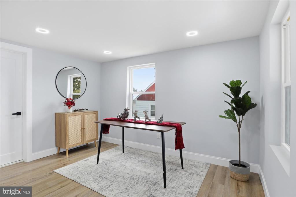 32 SULLIVAN AVENUE