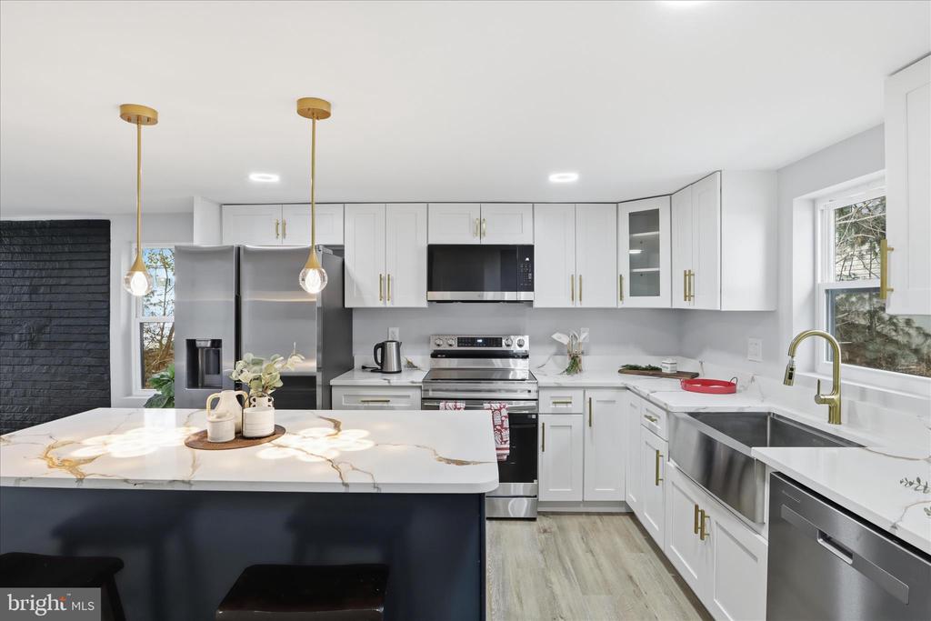 32 SULLIVAN AVENUE