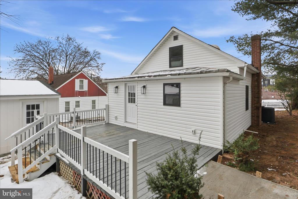 32 SULLIVAN AVENUE