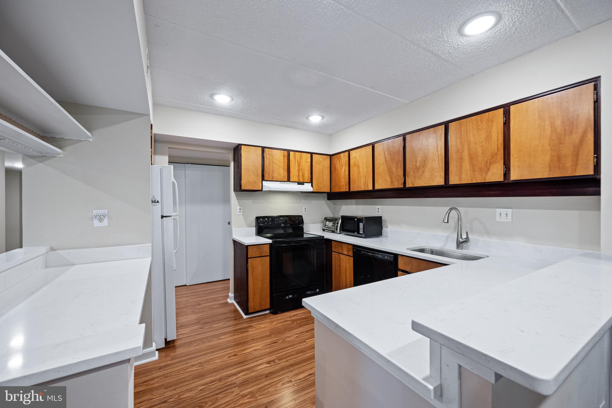 5653 Harpers Farm ROAD Unit: B