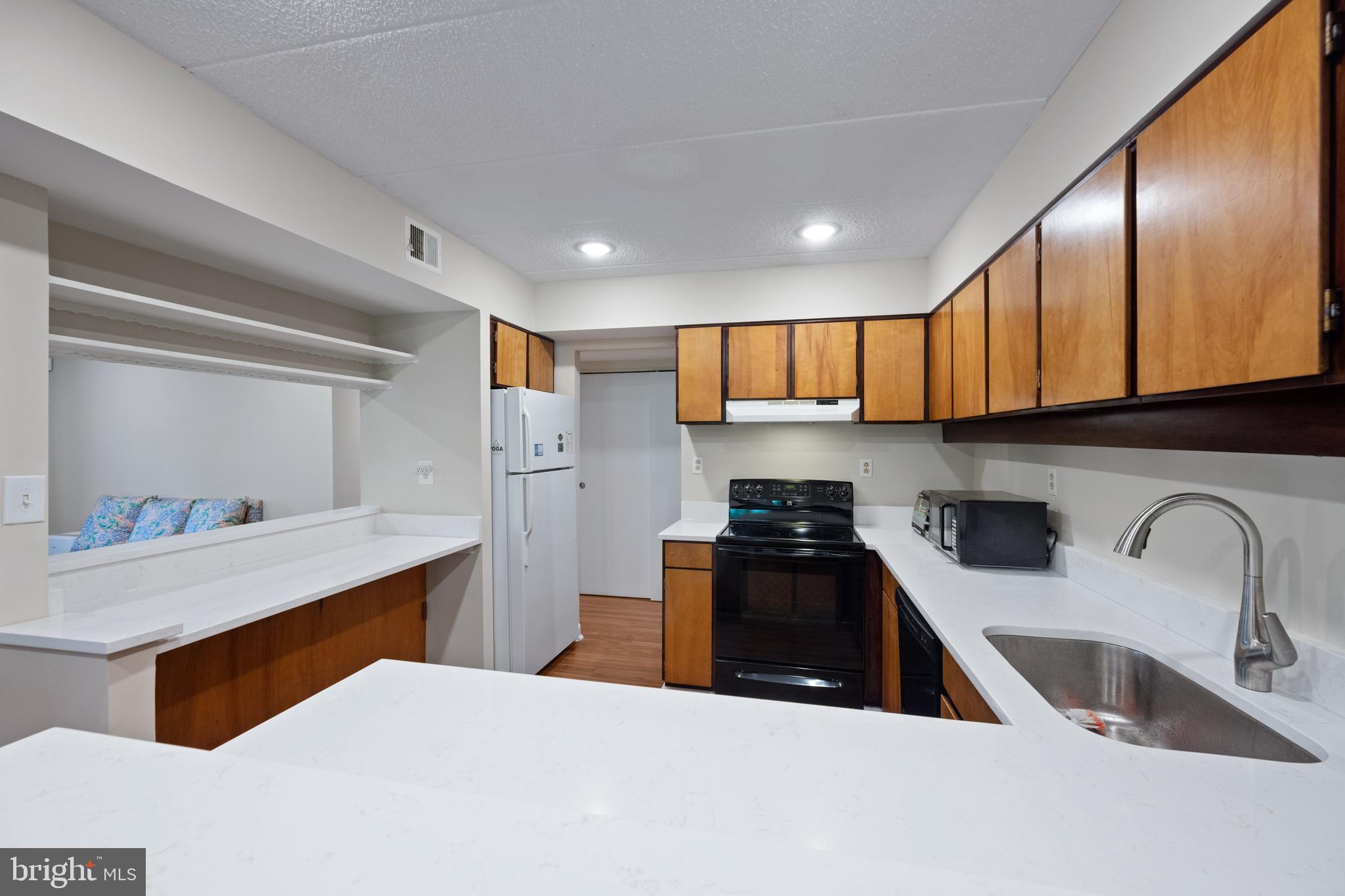 5653 Harpers Farm ROAD Unit: B