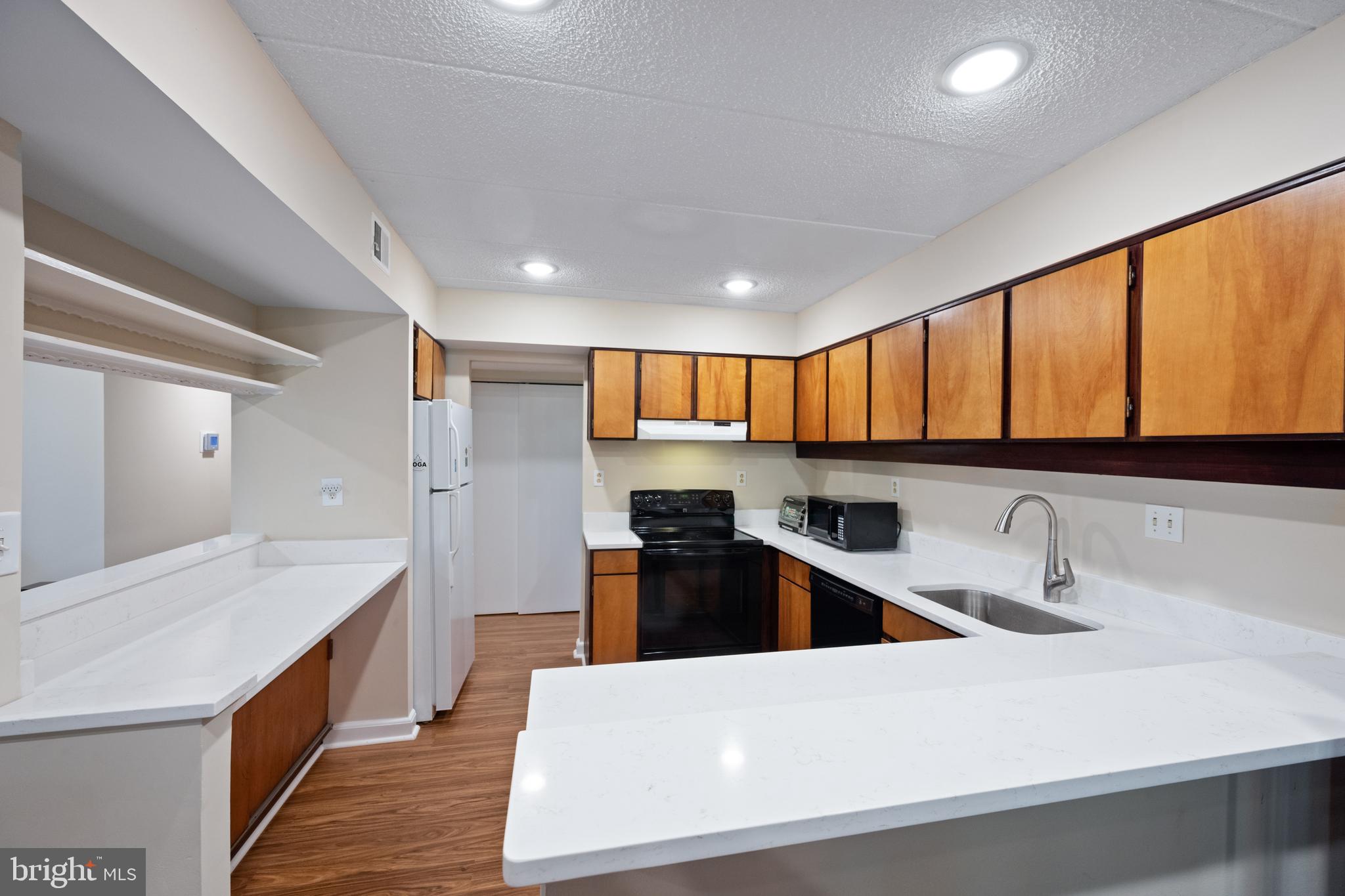 5653 Harpers Farm ROAD Unit: B