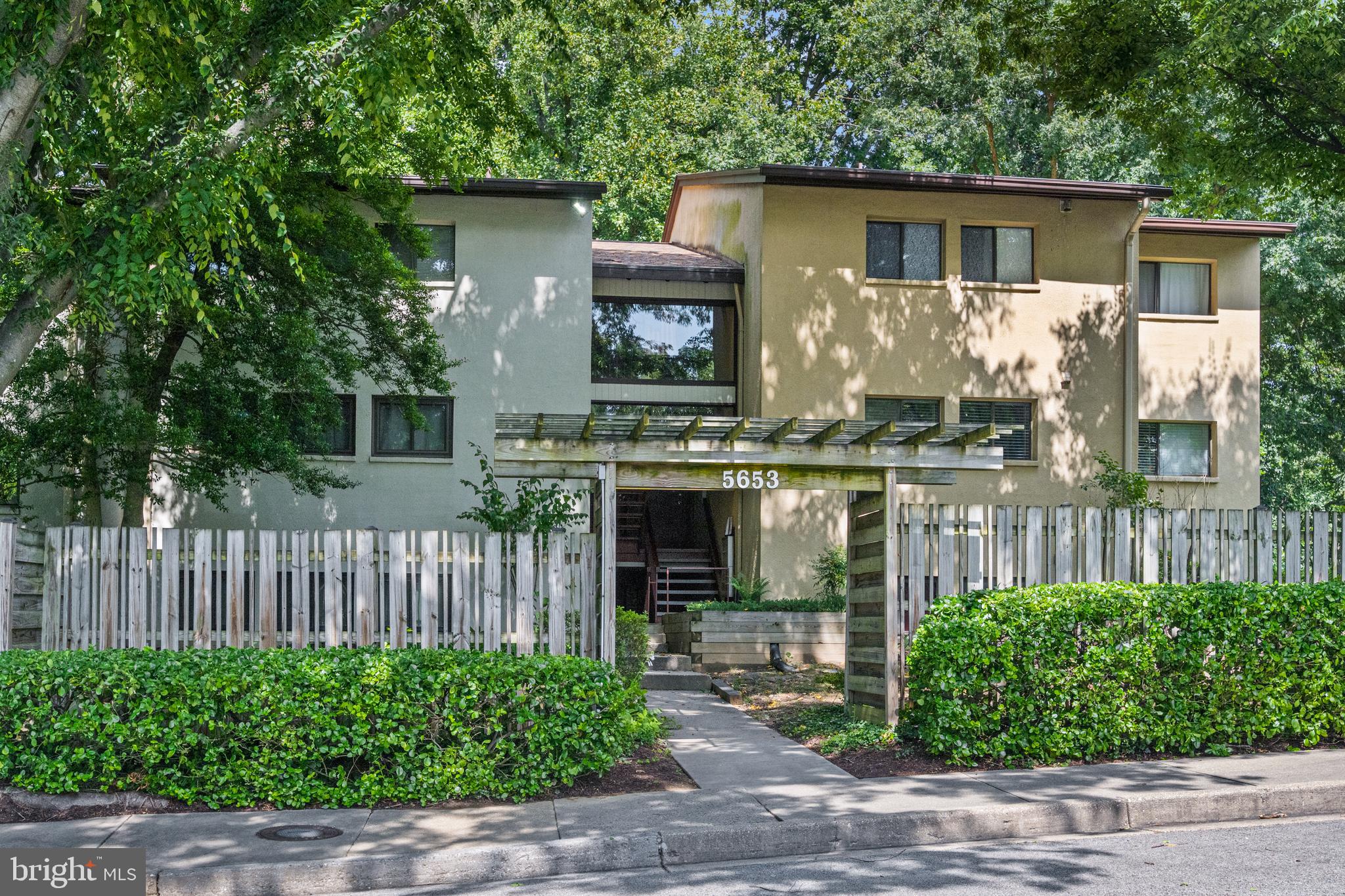 5653 Harpers Farm ROAD Unit: B