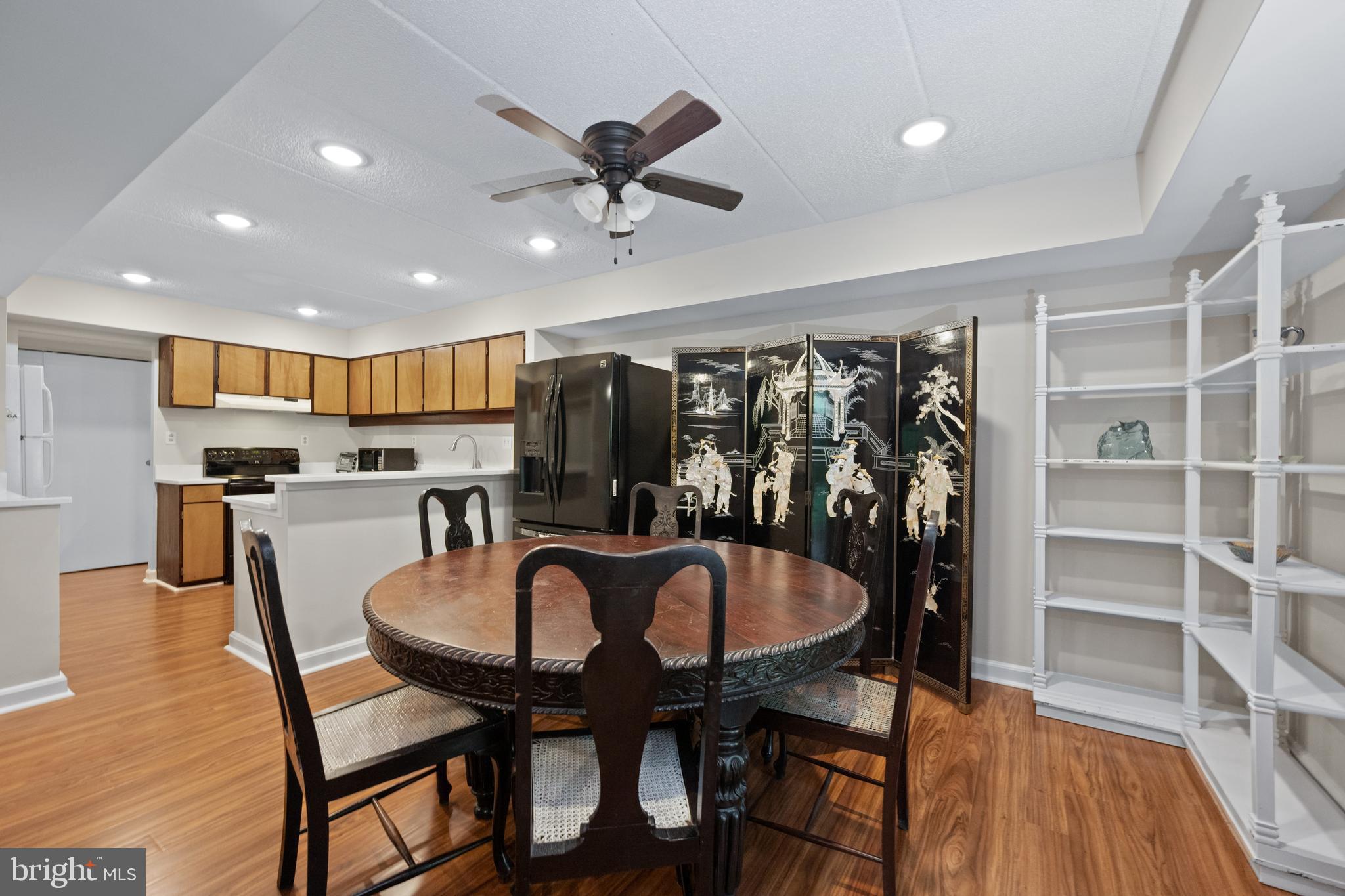 5653 Harpers Farm ROAD Unit: B