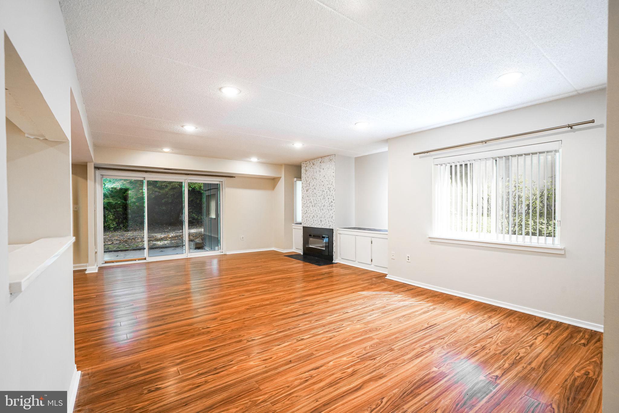 5653 Harpers Farm ROAD Unit: B