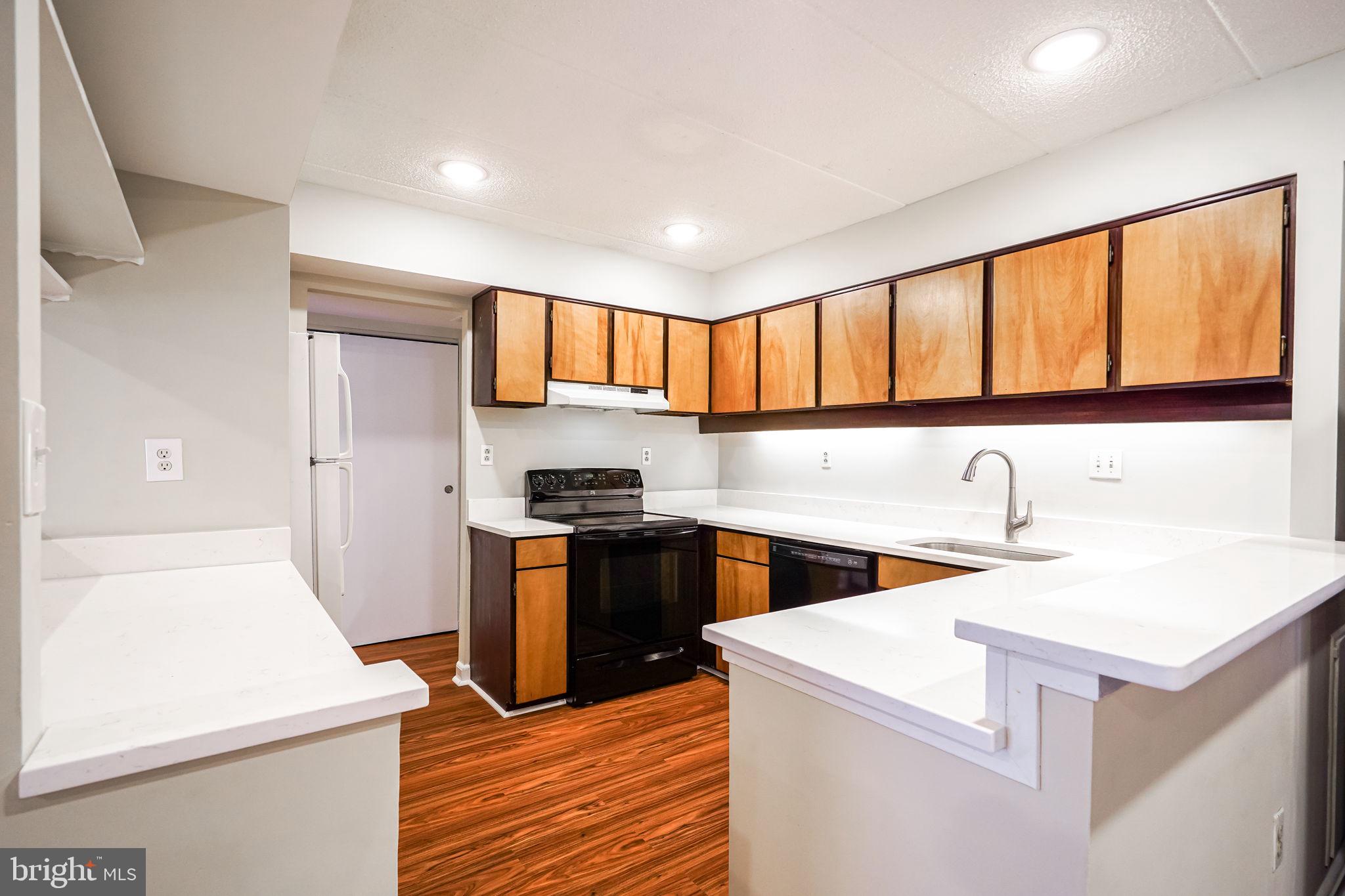 5653 Harpers Farm ROAD Unit: B