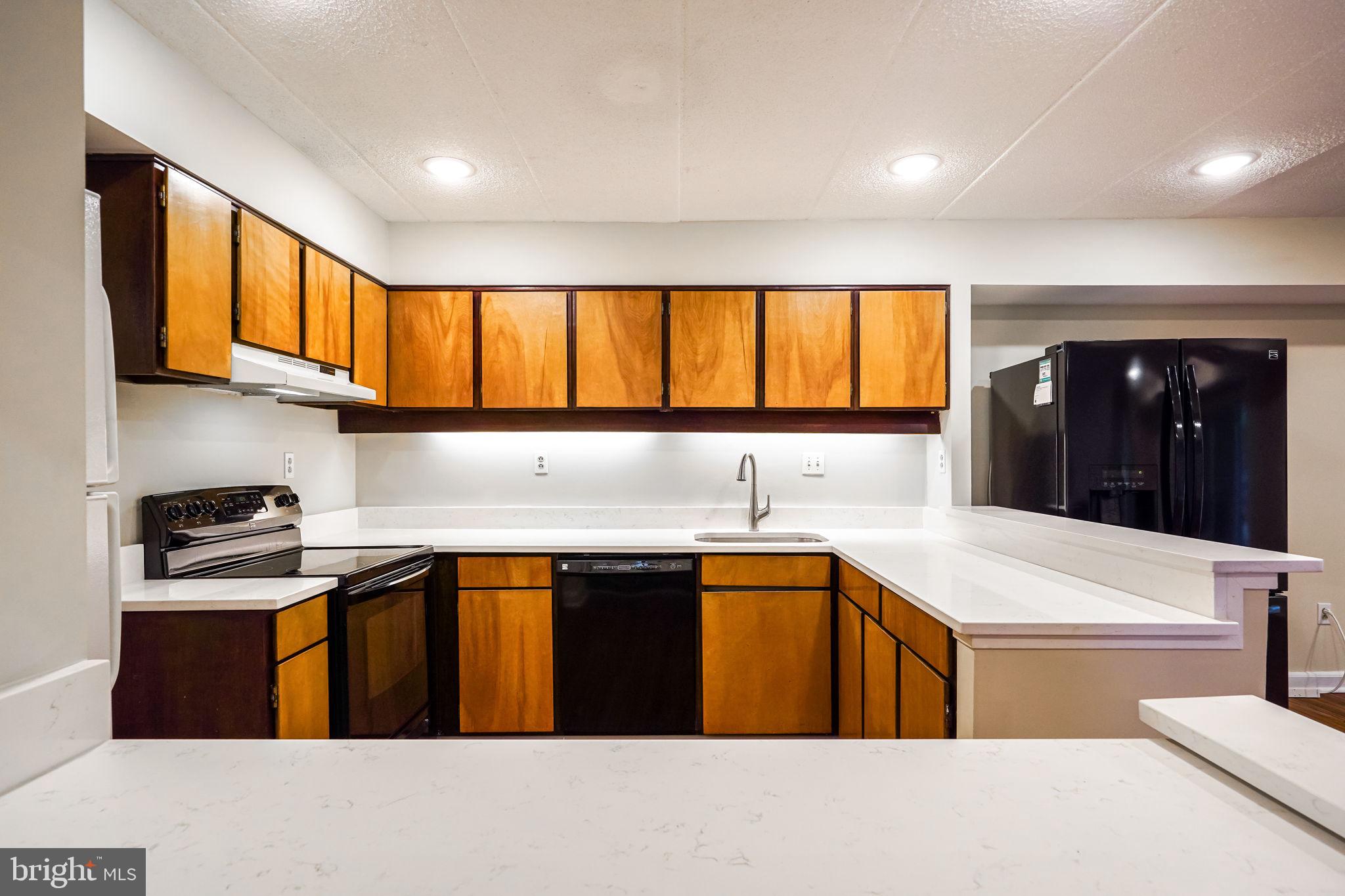 5653 Harpers Farm ROAD Unit: B