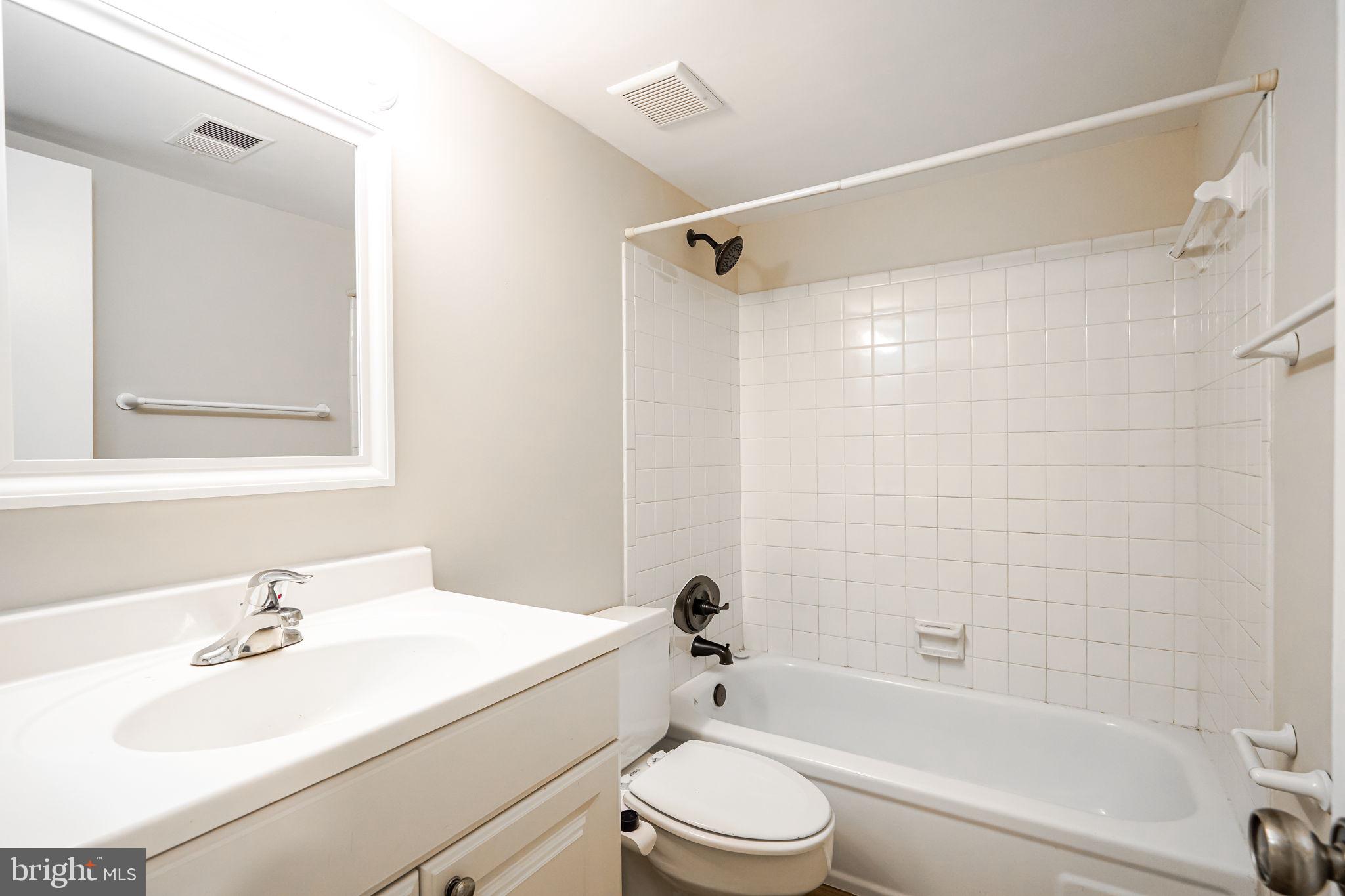 5653 Harpers Farm ROAD Unit: B