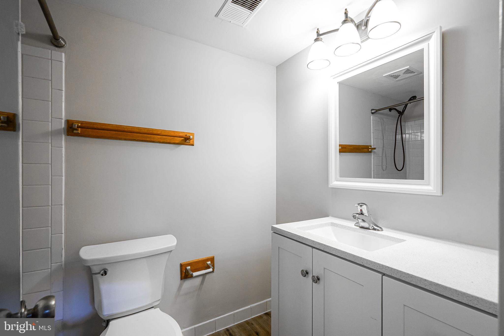 5653 Harpers Farm ROAD Unit: B