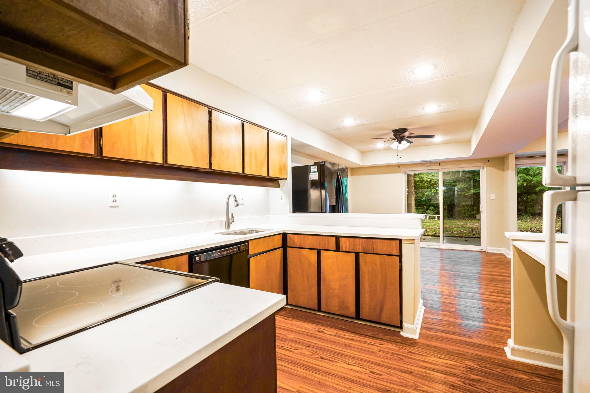 5653 Harpers Farm ROAD Unit: B