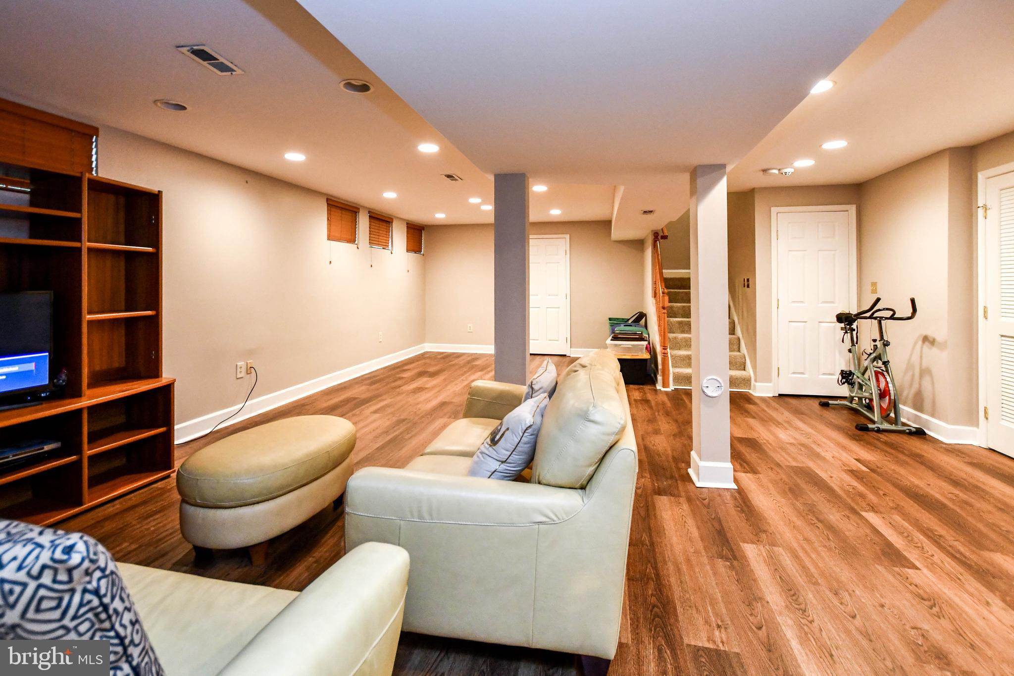 1909 Westchester DRIVE