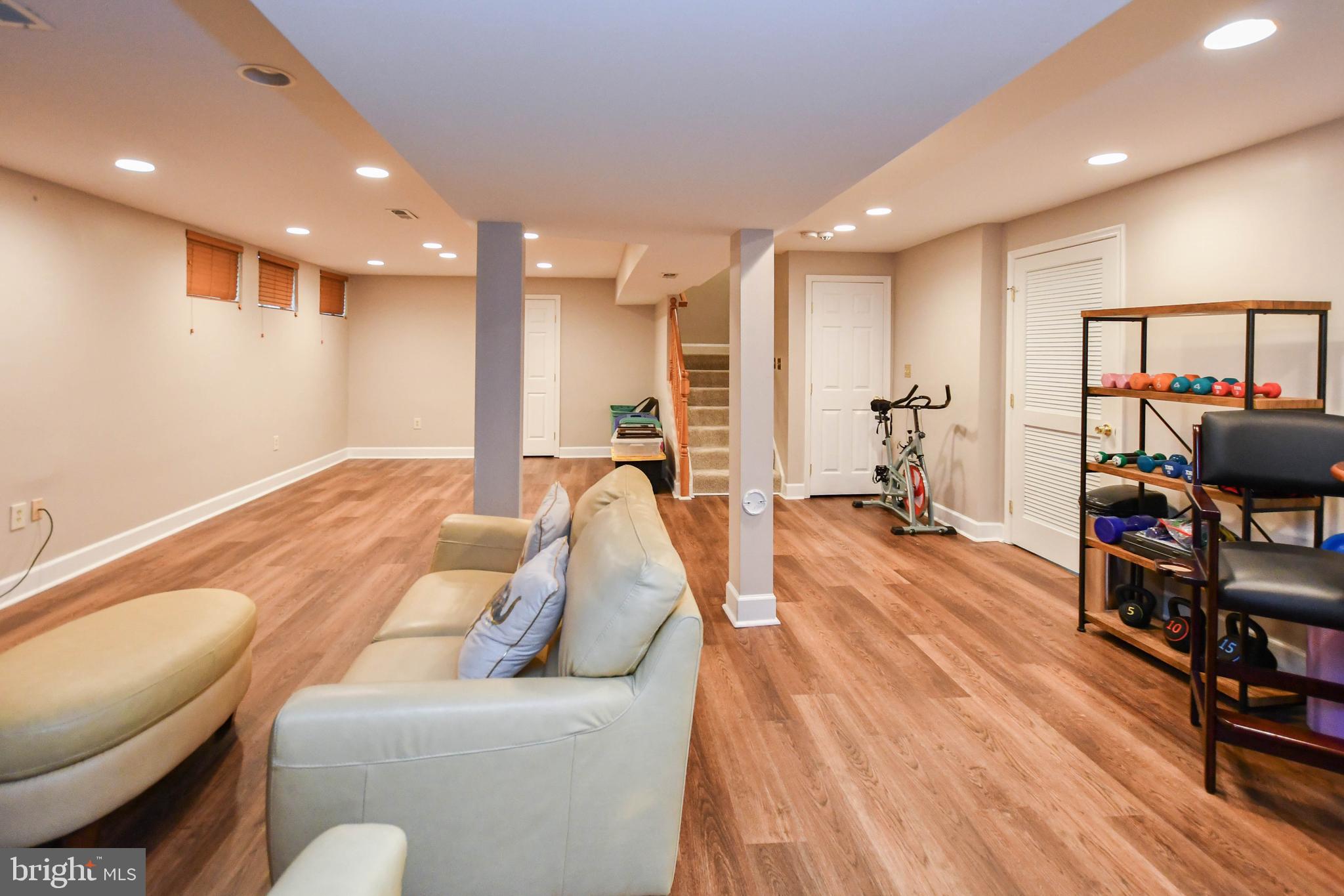 1909 Westchester DRIVE