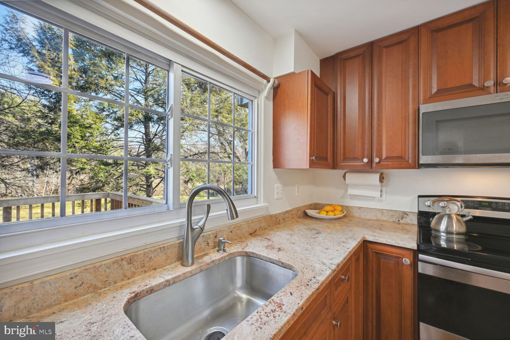 12923 Kitchen House Way