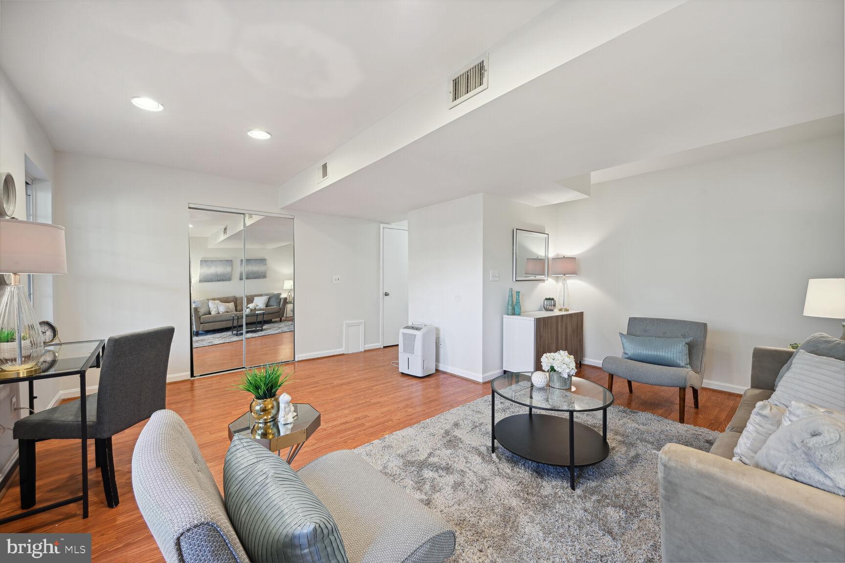 12923 Kitchen House Way