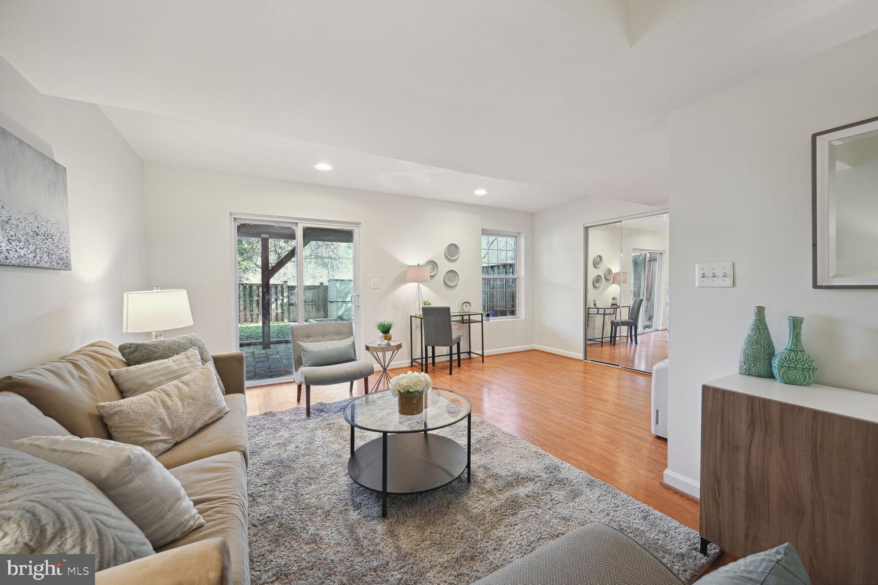 12923 Kitchen House Way