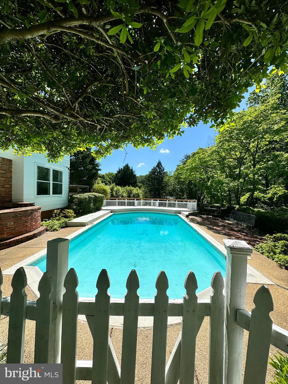 8804 Fox Hills Trl
