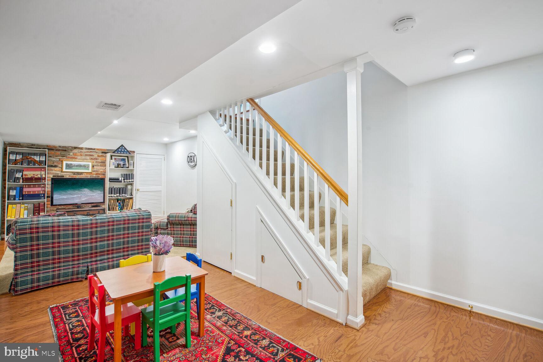 8804 Fox Hills Trl