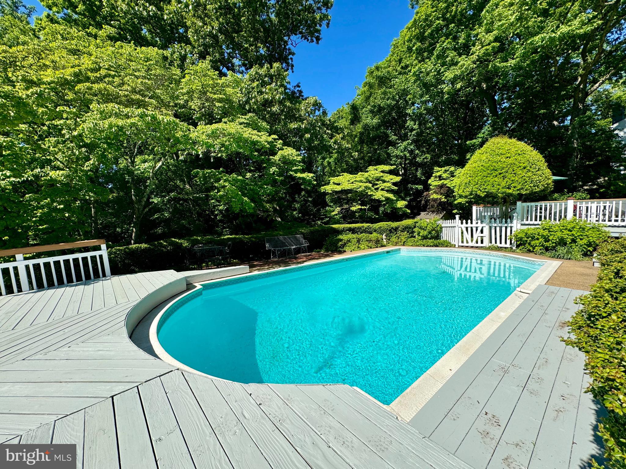 8804 Fox Hills Trl
