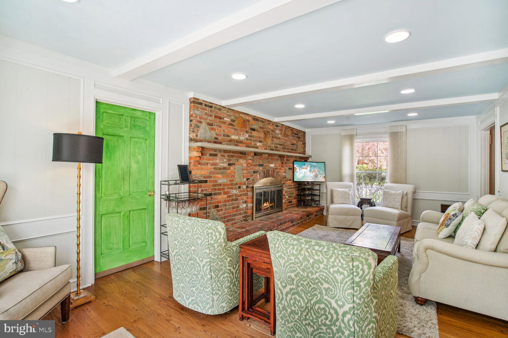 8804 Fox Hills Trl