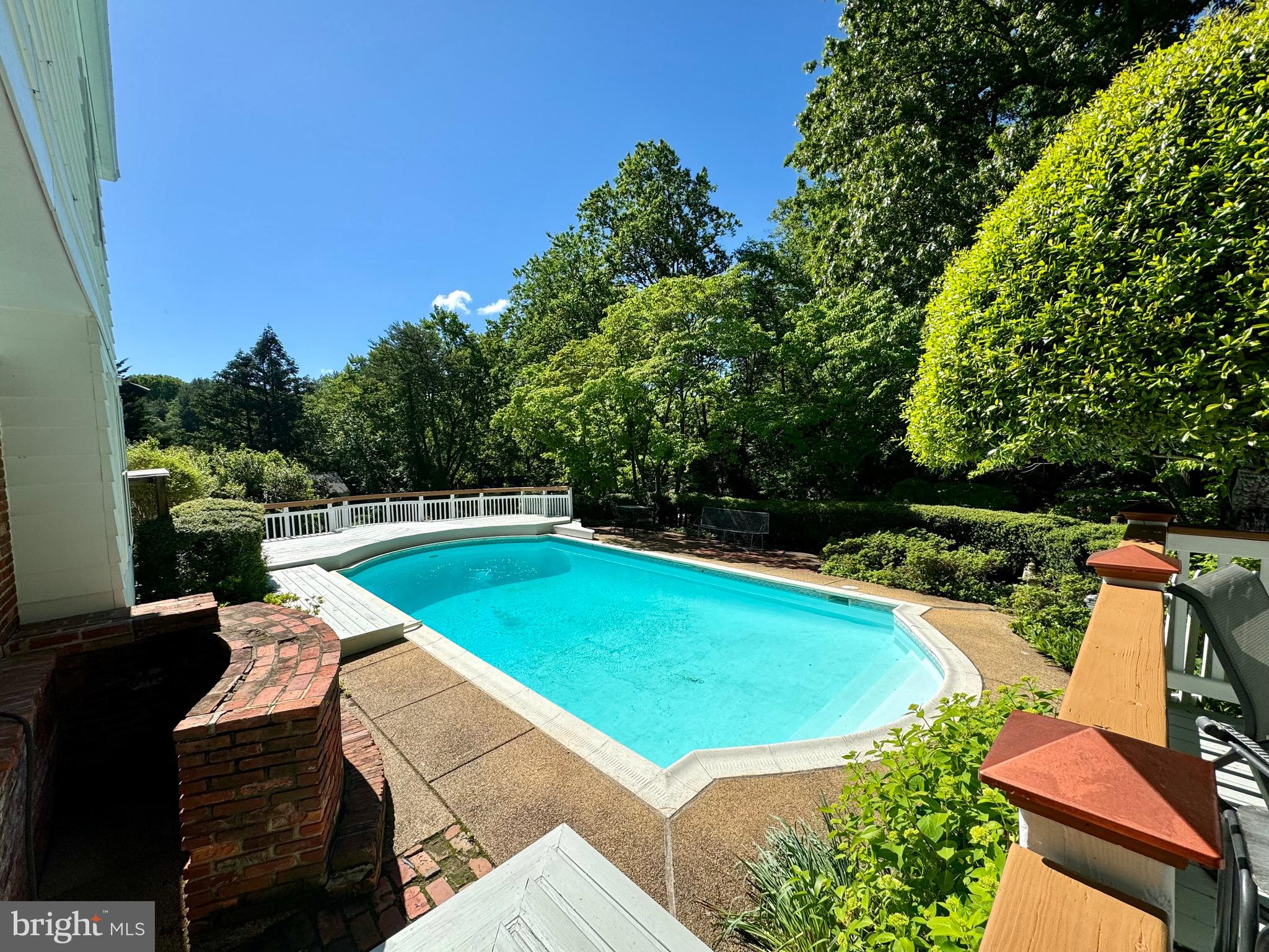 8804 Fox Hills Trl