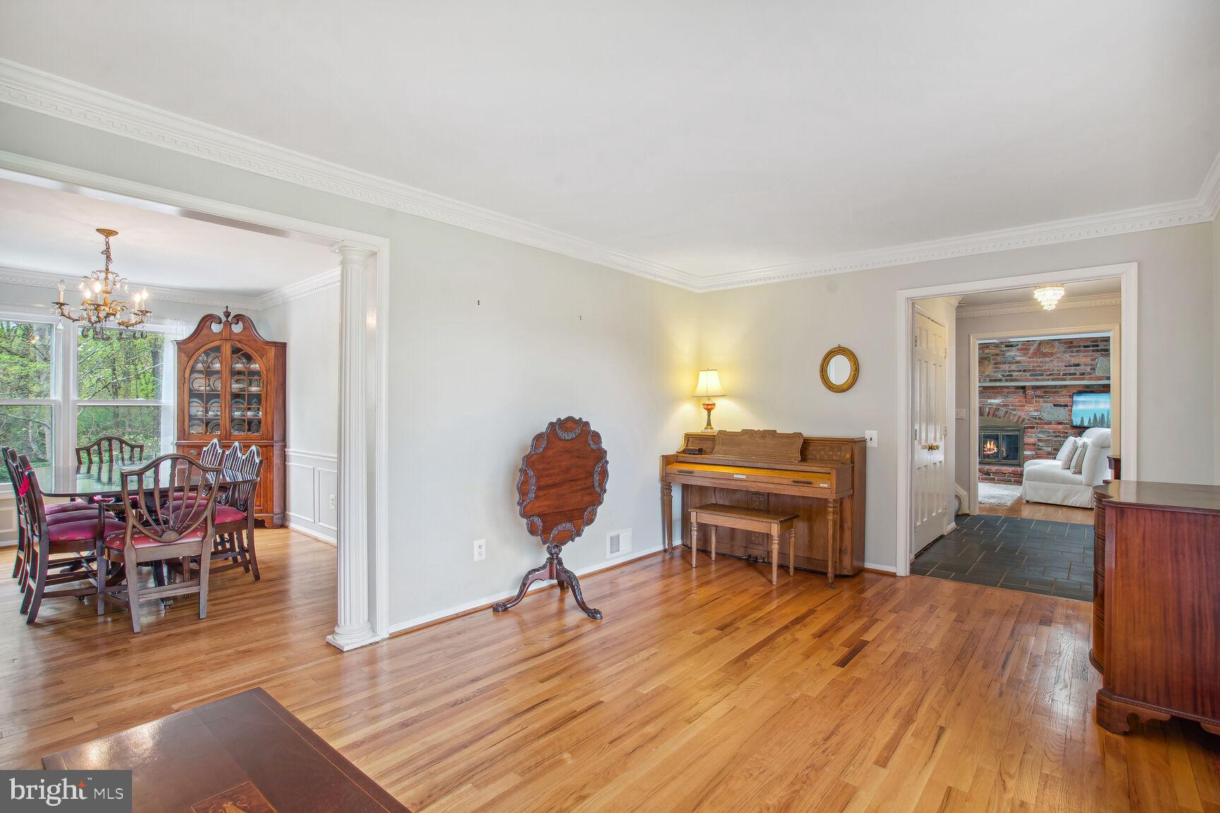 8804 Fox Hills Trl