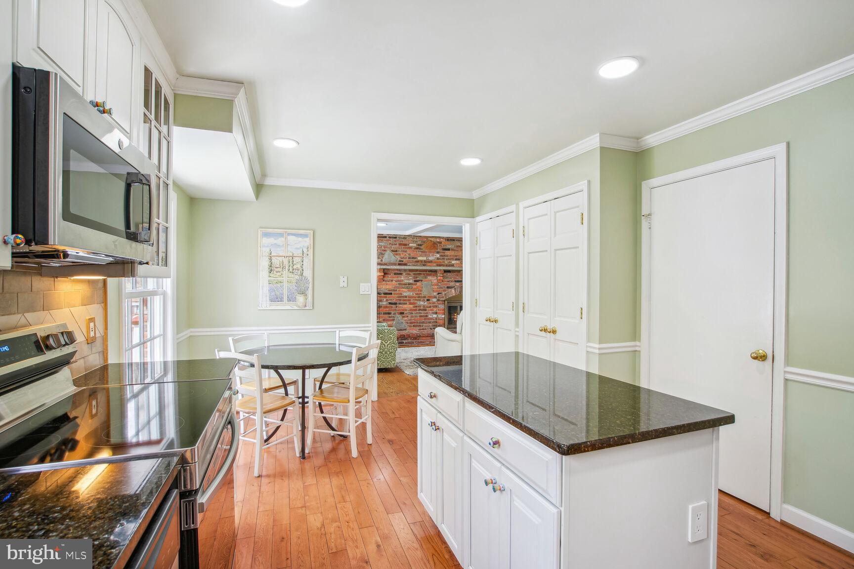 8804 Fox Hills Trl
