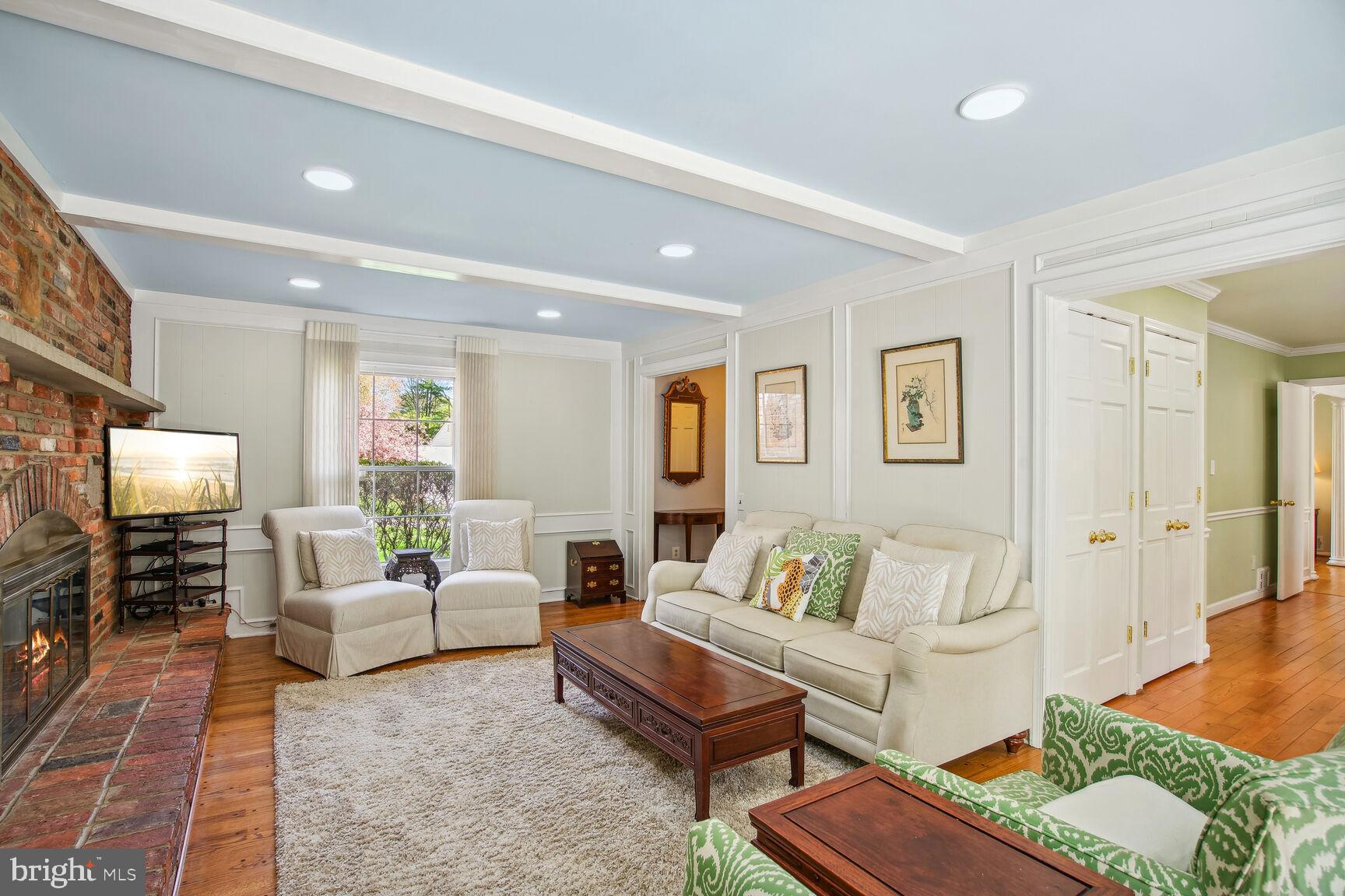 8804 Fox Hills Trl