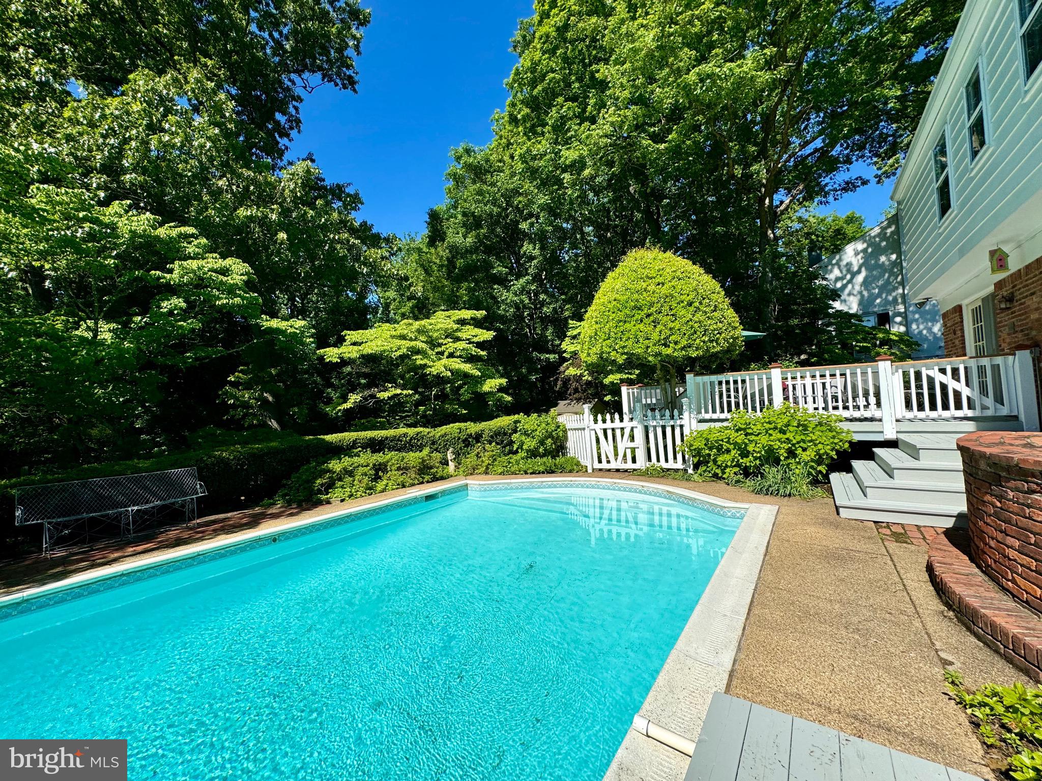 8804 Fox Hills Trl