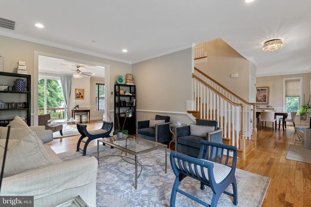3102 Decatur Ave