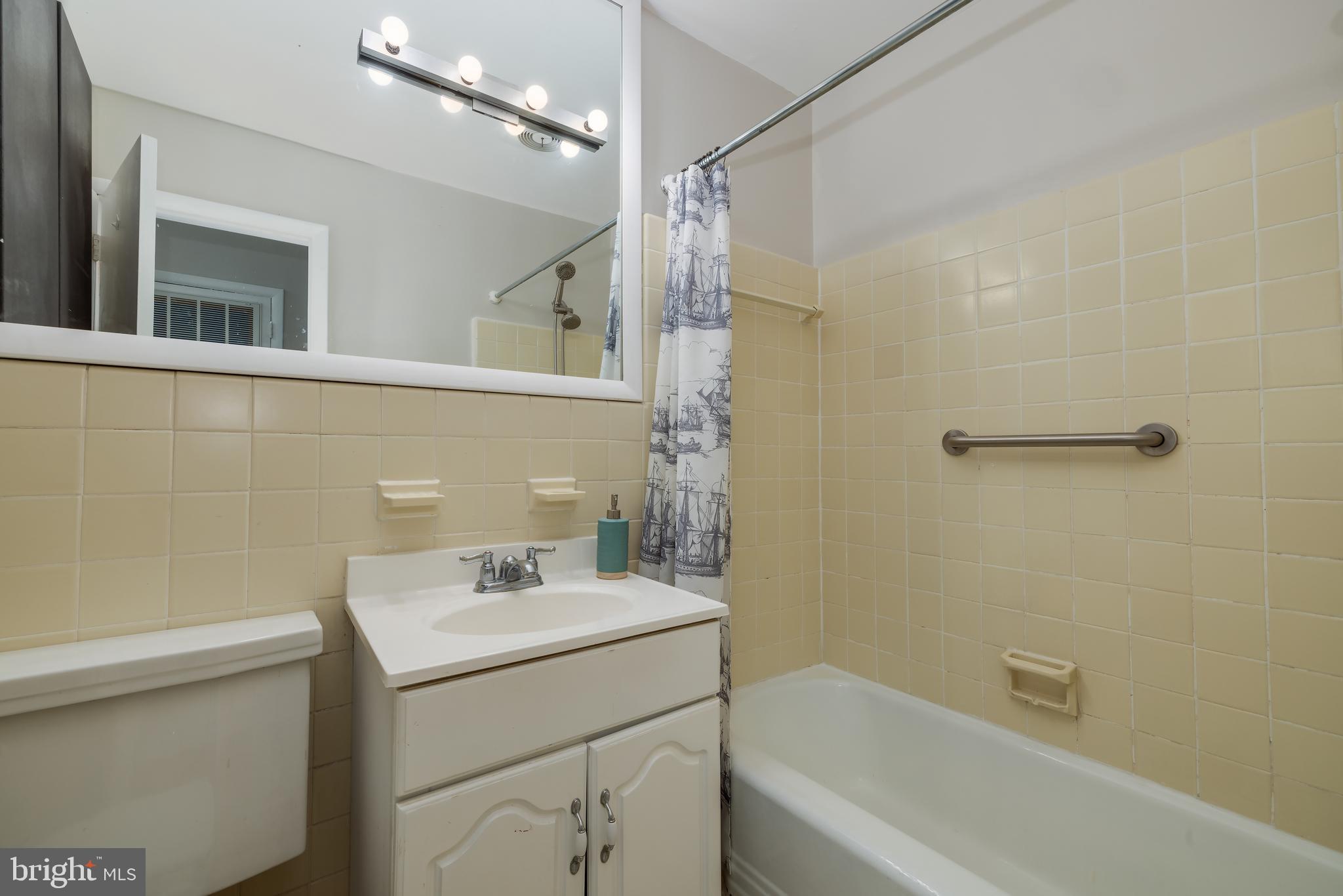 10506 WEYMOUTH ST #203