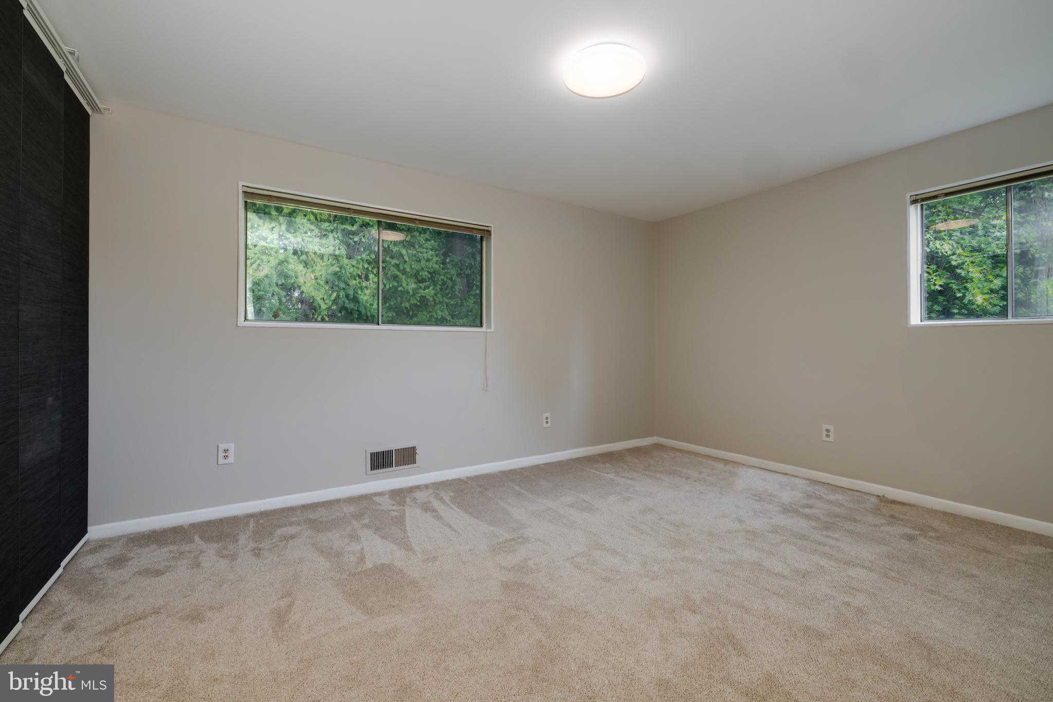 10506 WEYMOUTH ST #203
