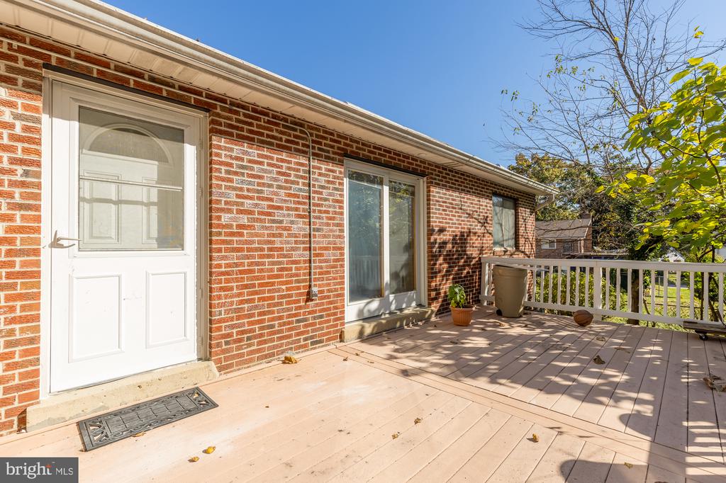 110 Ritchie Ave