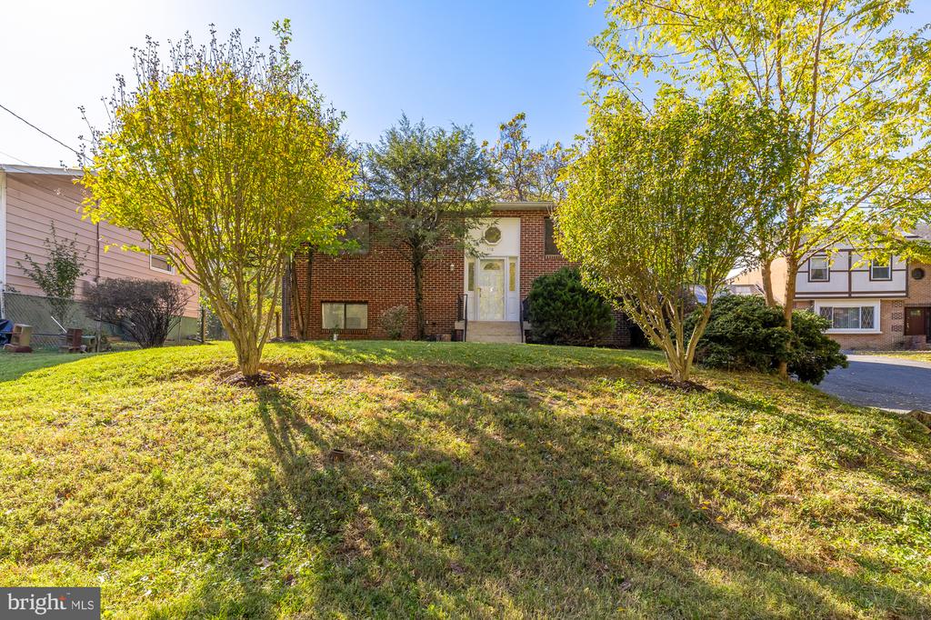 110 Ritchie Ave