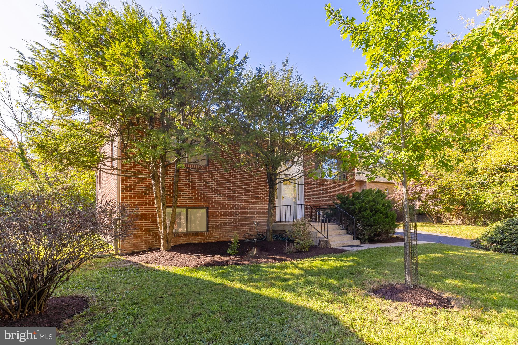 110 Ritchie Ave