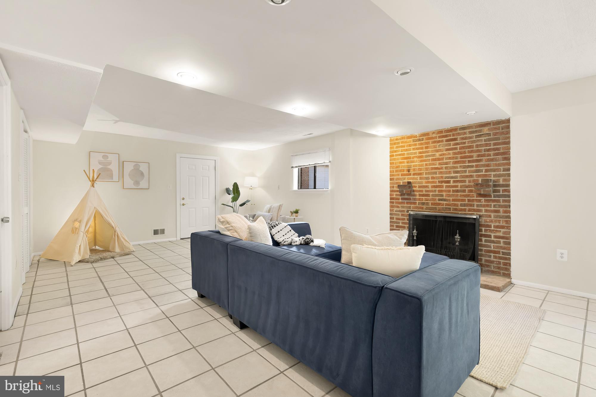 110 Ritchie Ave