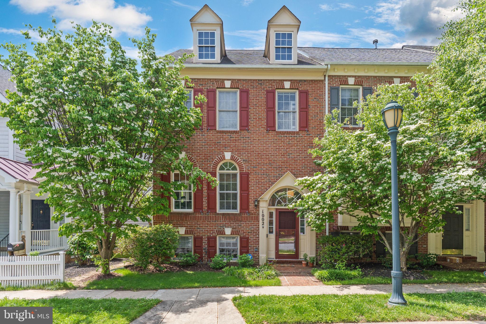 1002 RESERVE CHAMPION DR