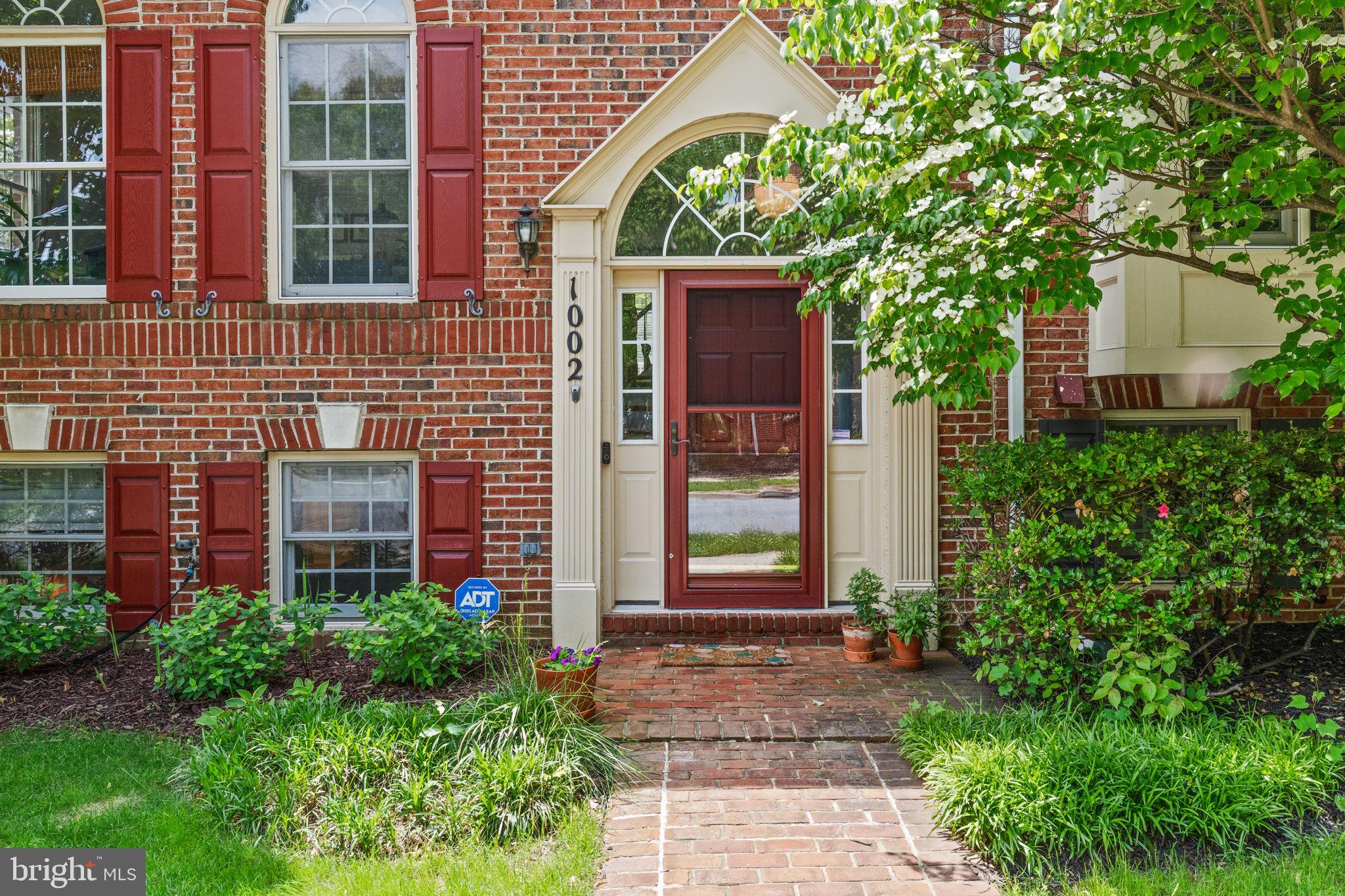 1002 RESERVE CHAMPION DR