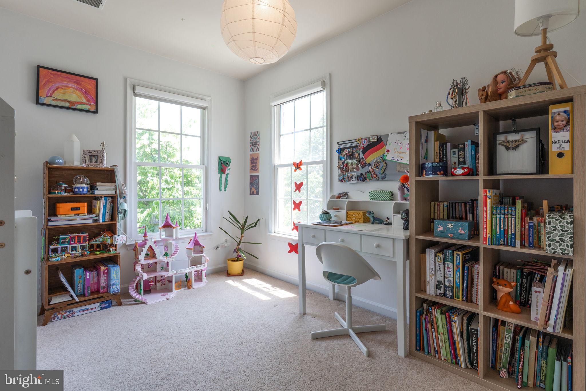 1002 RESERVE CHAMPION DR