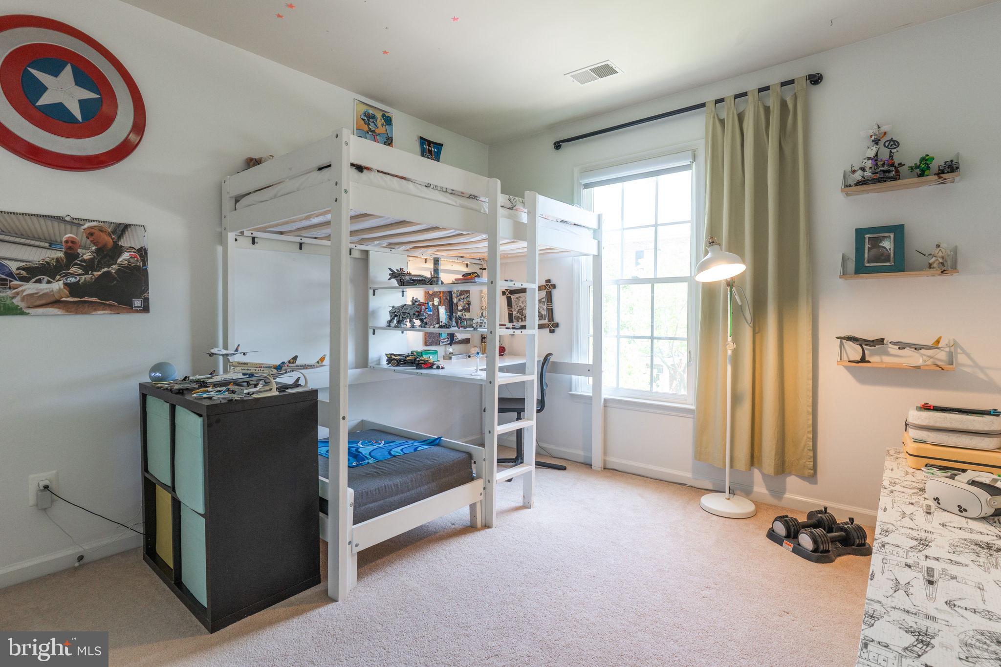 1002 RESERVE CHAMPION DR