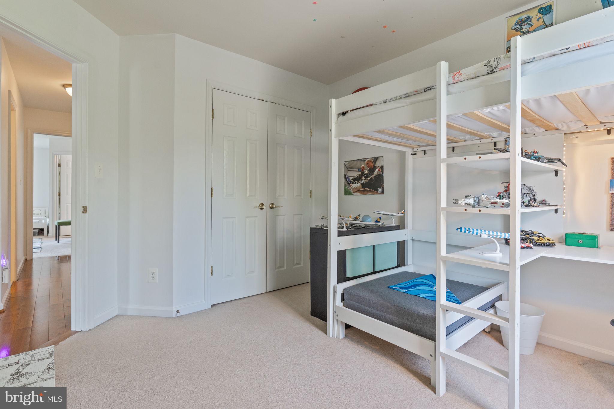 1002 RESERVE CHAMPION DR