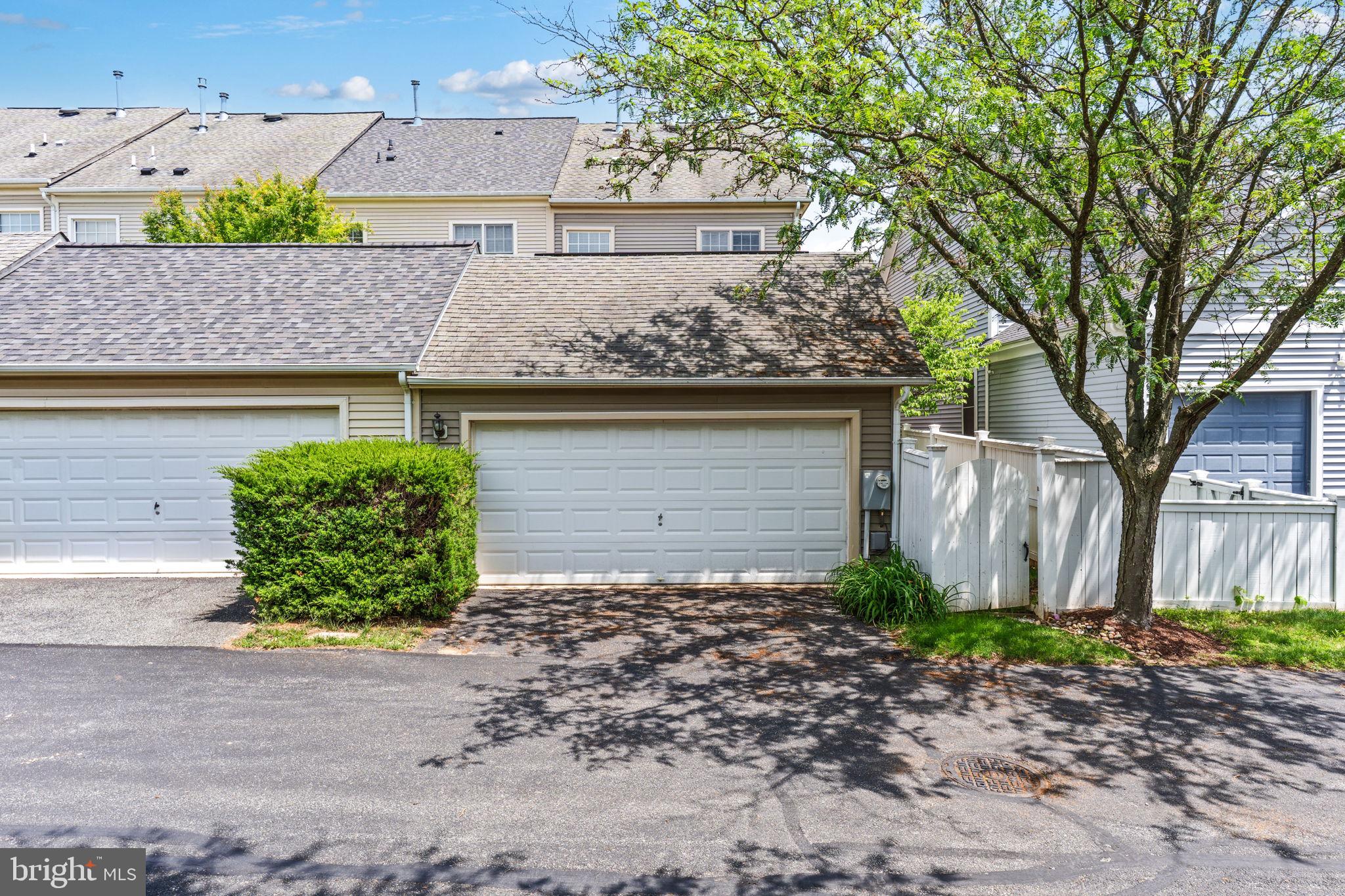 1002 RESERVE CHAMPION DR