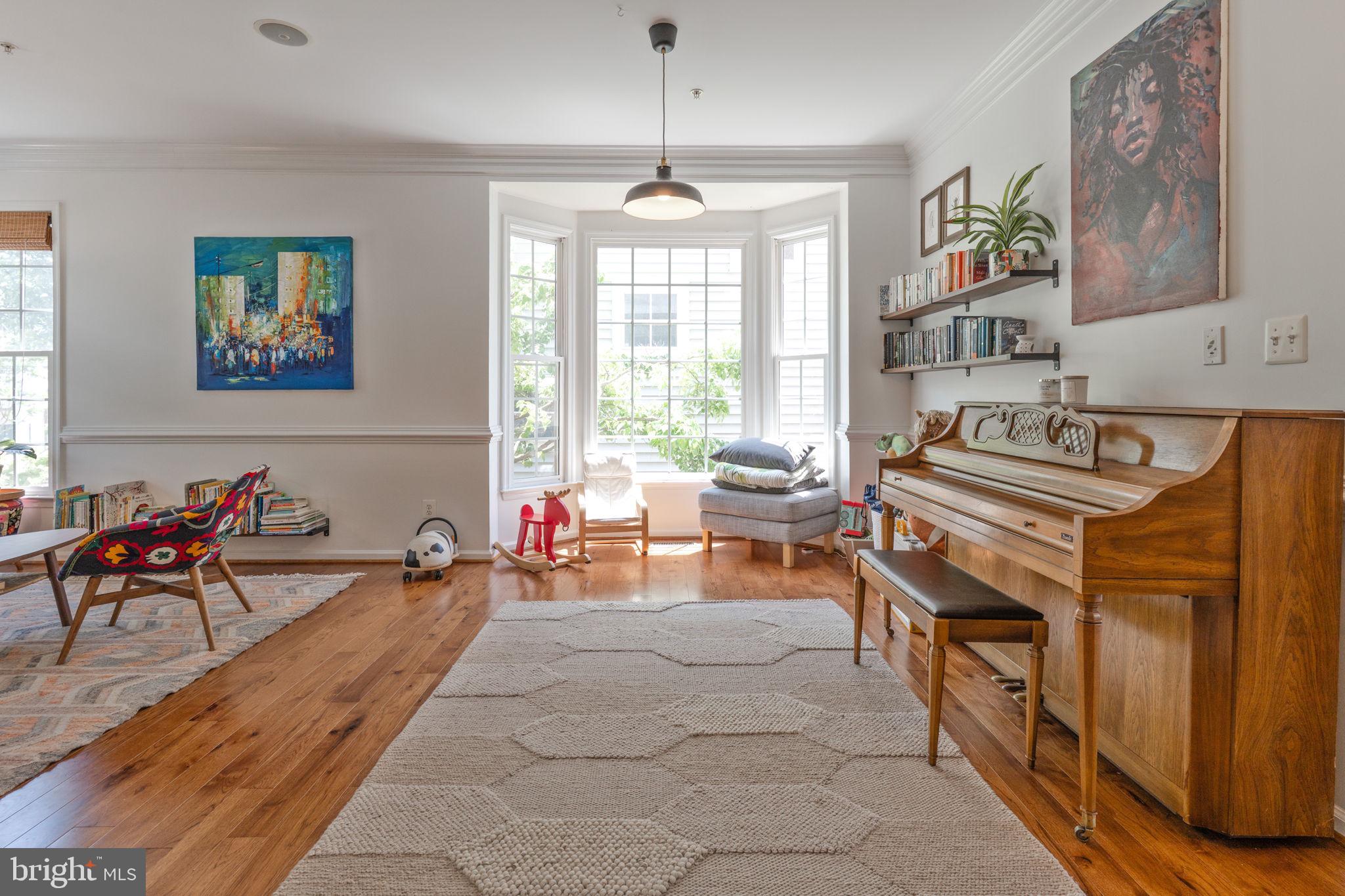 1002 RESERVE CHAMPION DR