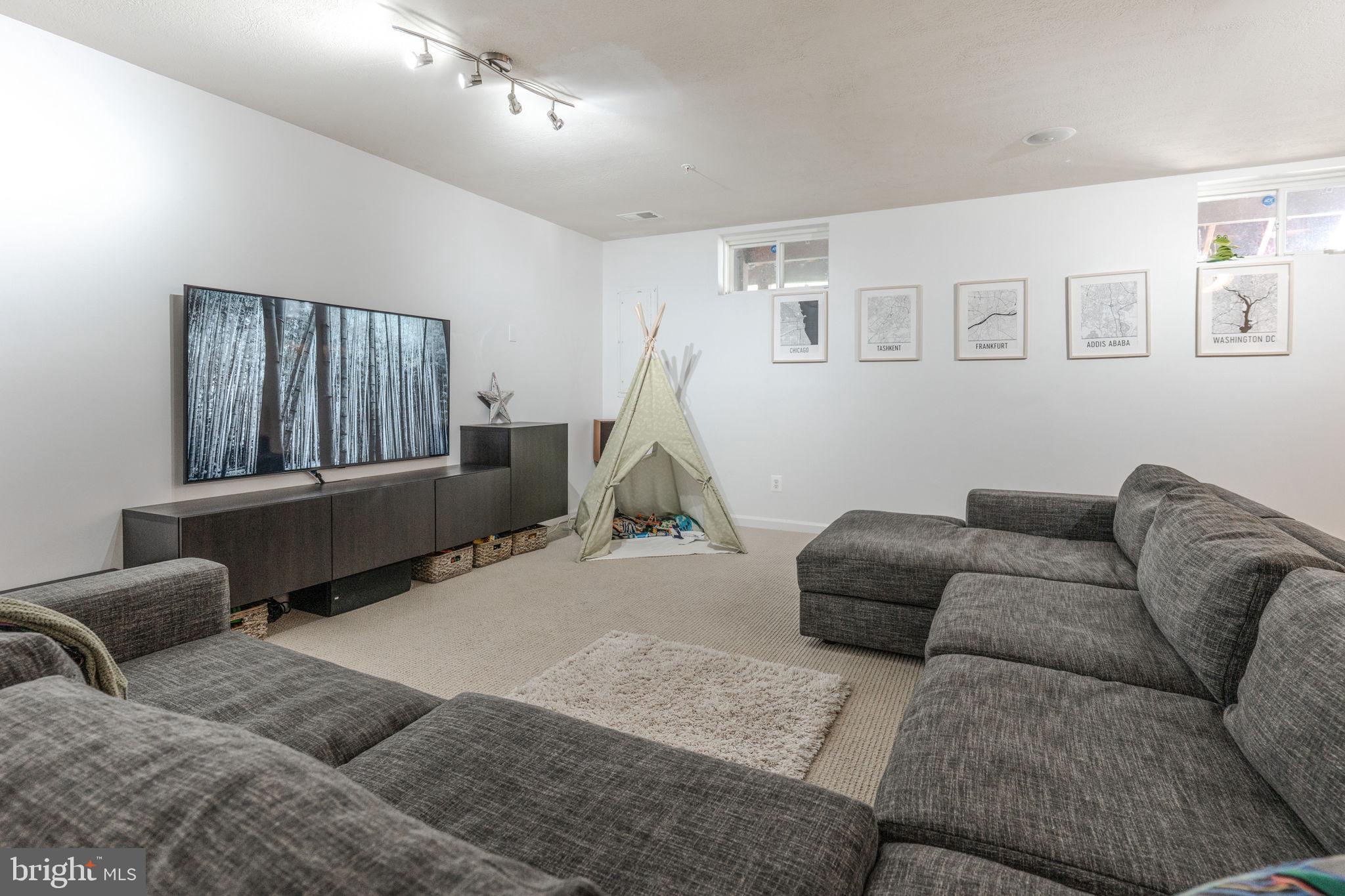 1002 RESERVE CHAMPION DR