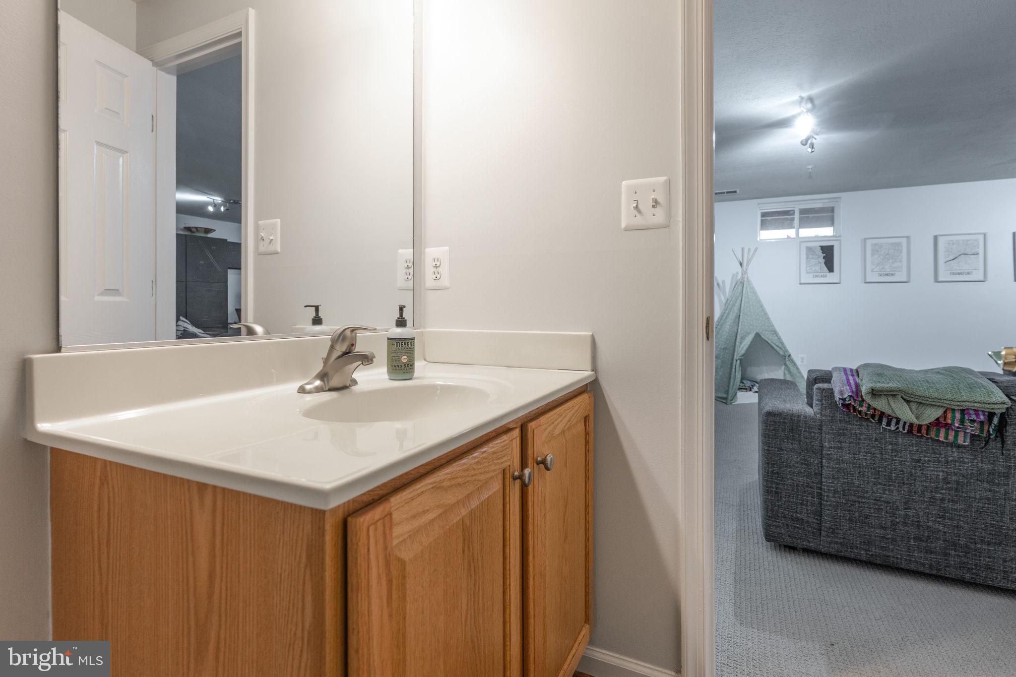 1002 RESERVE CHAMPION DR