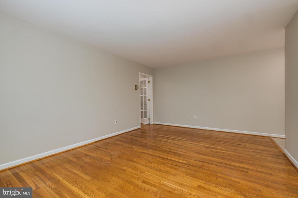 10506 WEYMOUTH STREET 203