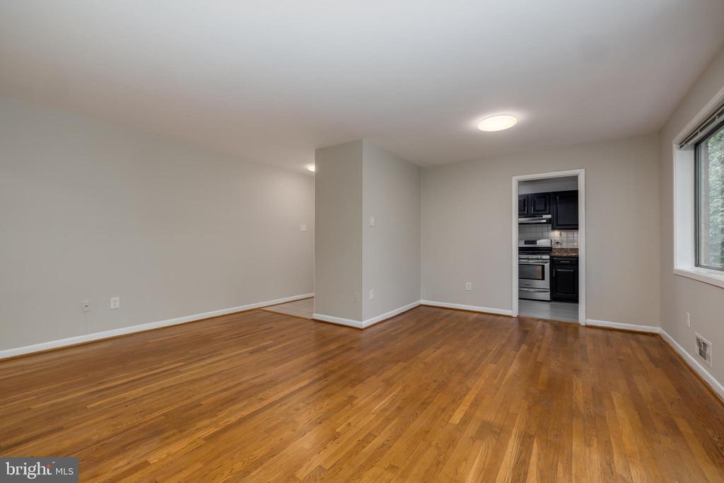10506 WEYMOUTH STREET 203