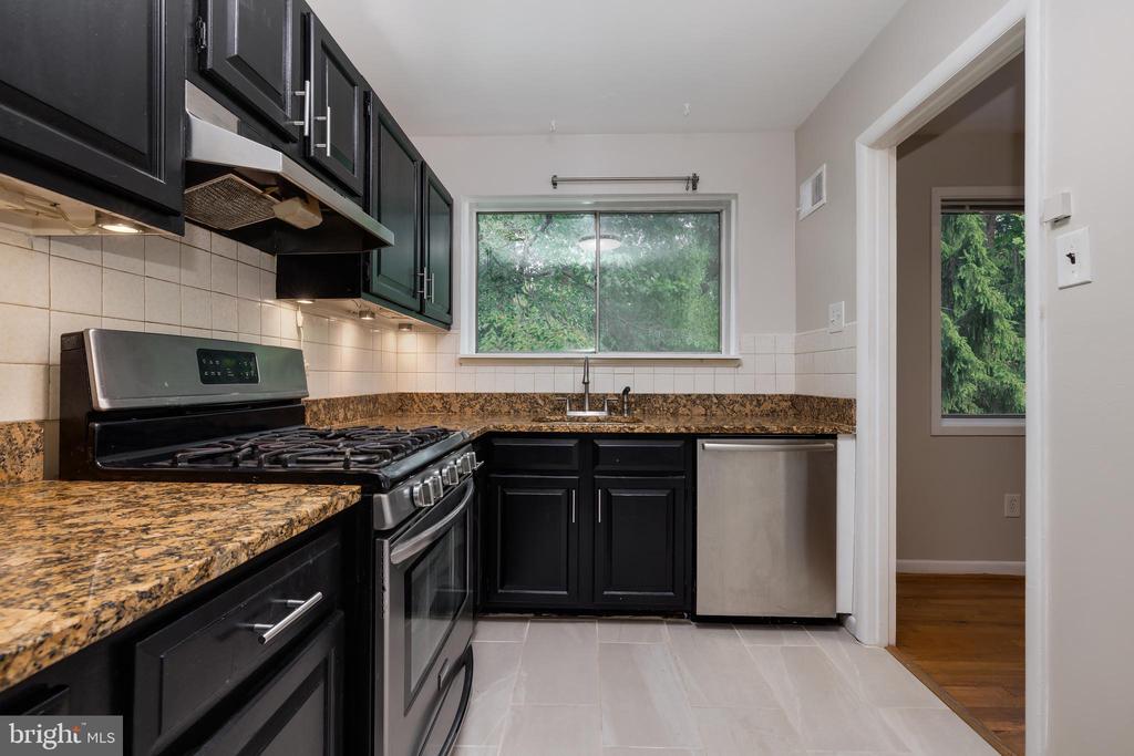 10506 WEYMOUTH STREET 203